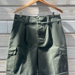 24. Bermuda Cargo kaki
