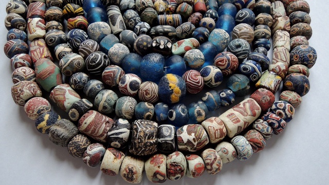 Cover image of the project "Perles de Troc / African trade beads"