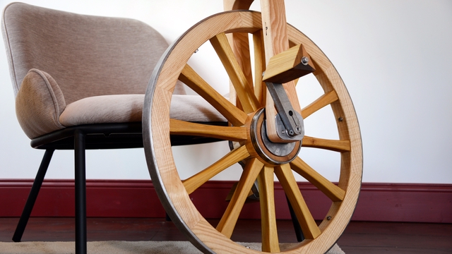 ATELIER ROULADES - THE SQUARE HOLE MACHINE.