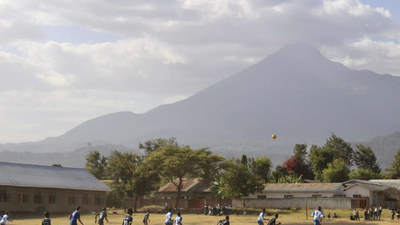 Tournoi sportif pour des enfants tanzaniens du primaire