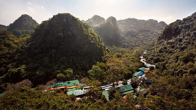 Cover image of the project Sur la route de mes ancêtres
