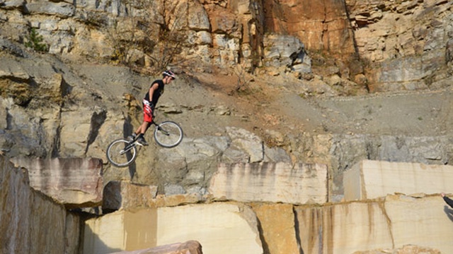 Cover image of the project Vélo trial Ultime