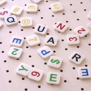 Lettres en impression 3D pour pegboard