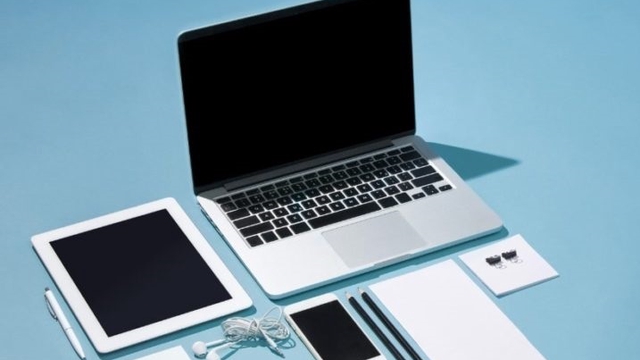 Cover image of the project Higt-Tech Reconditionnés Télephonie, Pc portable & tablettes