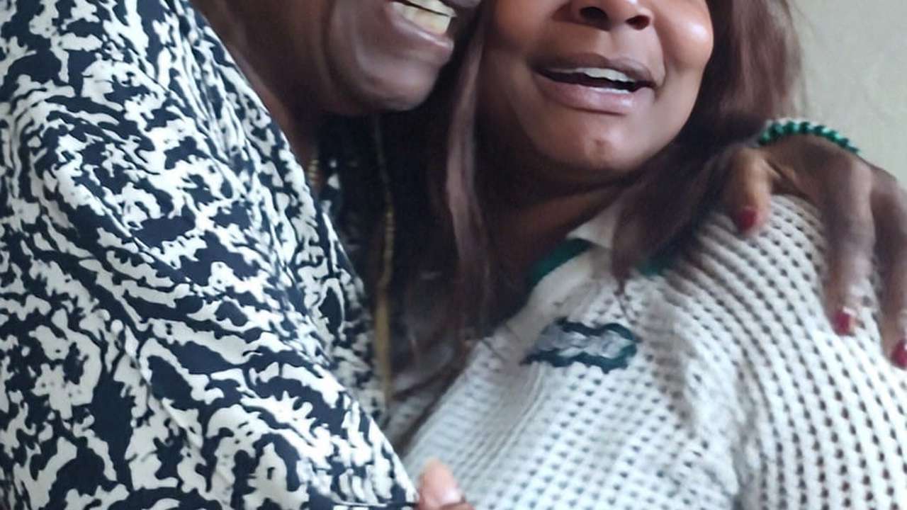 Protège-interrupteur Mural à Bascule - Sécurité Enfant, Blanc, Installation Par Vis - Modèle WAM-A3450