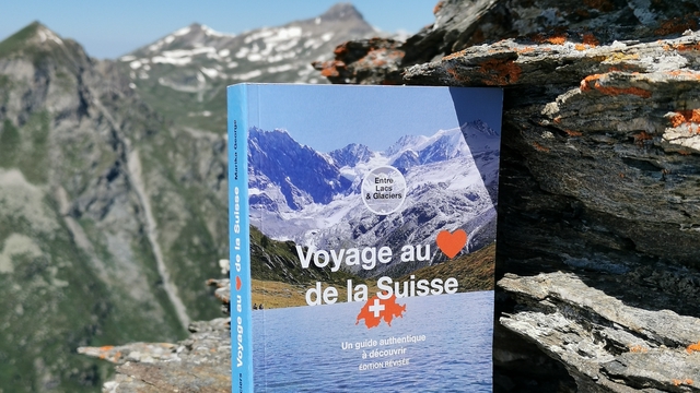 Cover image of the project Auto-édition d'un guide authentique sur la SUISSE