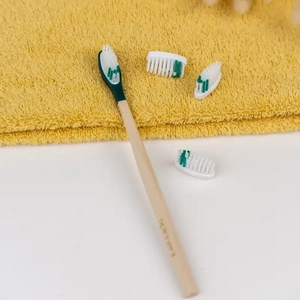 Pack 1 an - Brosse à dents en bois à tête rechargeable