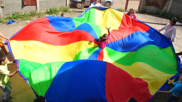 Cover image of the project Du cirque pour les enfants roms de Mociur!