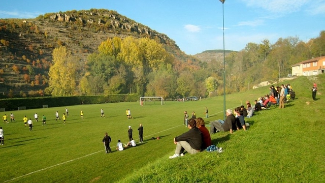 Création d'un club-house pour l'équipe de l'ASR