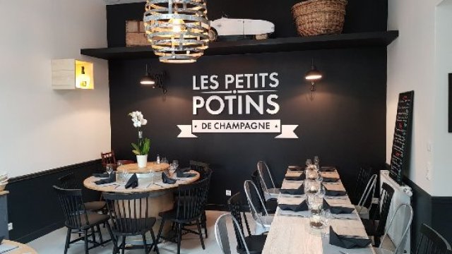 Cover image of the project Les Petits Potins de Champagne