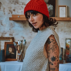 CAPUCINE Bonnet à torsades unisexe en laine mérinos - Rouge