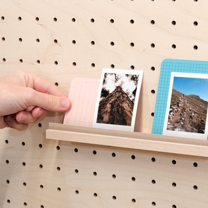 Cimaise en Bois pour Photos sur Pegboard - Support mural pour Carte - Livre - Affiche